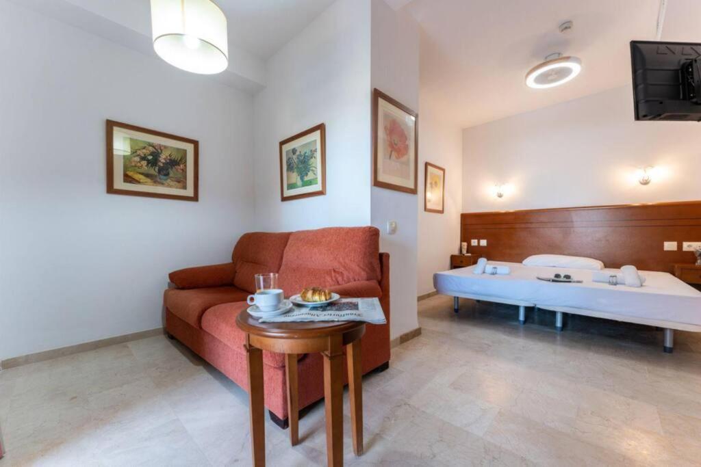 Ct 240 - Beachfront Apartment -Don Juan Manilva Bagian luar foto
