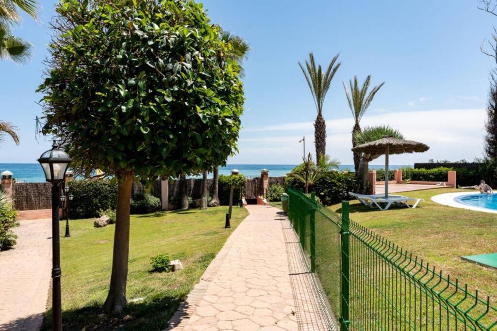 Ct 240 - Beachfront Apartment -Don Juan Manilva Bagian luar foto