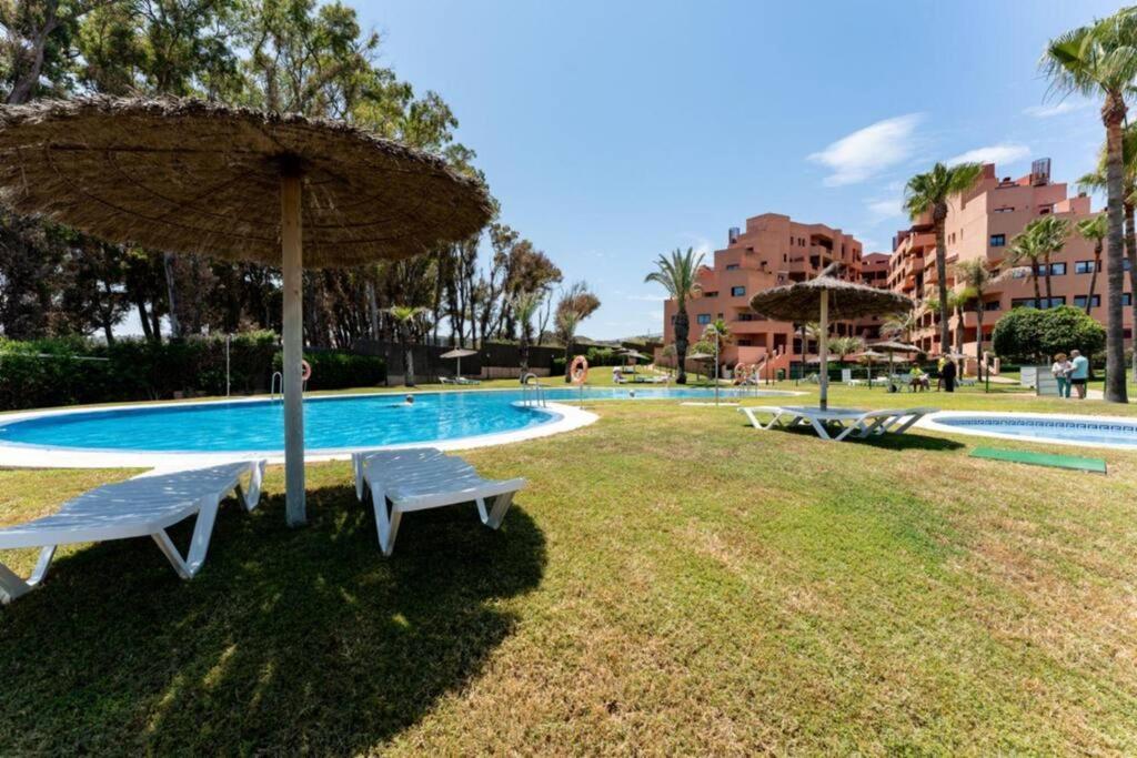Ct 240 - Beachfront Apartment -Don Juan Manilva Bagian luar foto